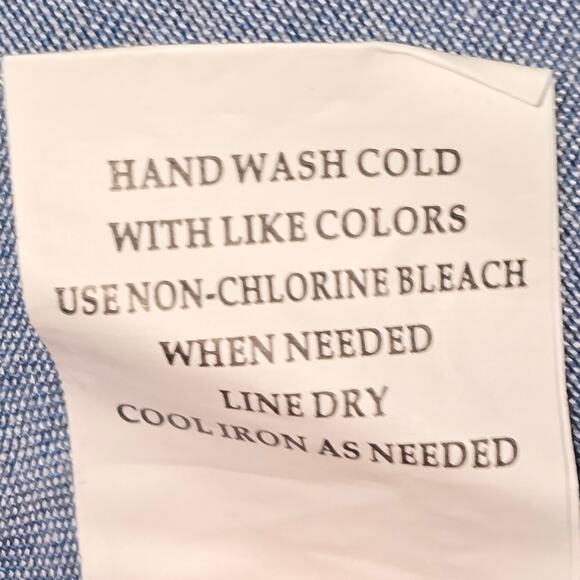 Club Z Collection Blue Chambray V Neck Pintuck Button Front Tunic Top Plus Sz 2X - Picture 5 of 7